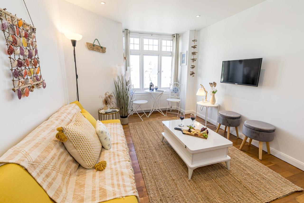 Ocean Breeze - 1 Minute From The Beach - 10 Minute From Bic - Fast Wi-Fi - Smart Tv Bournemouth Dış mekan fotoğraf