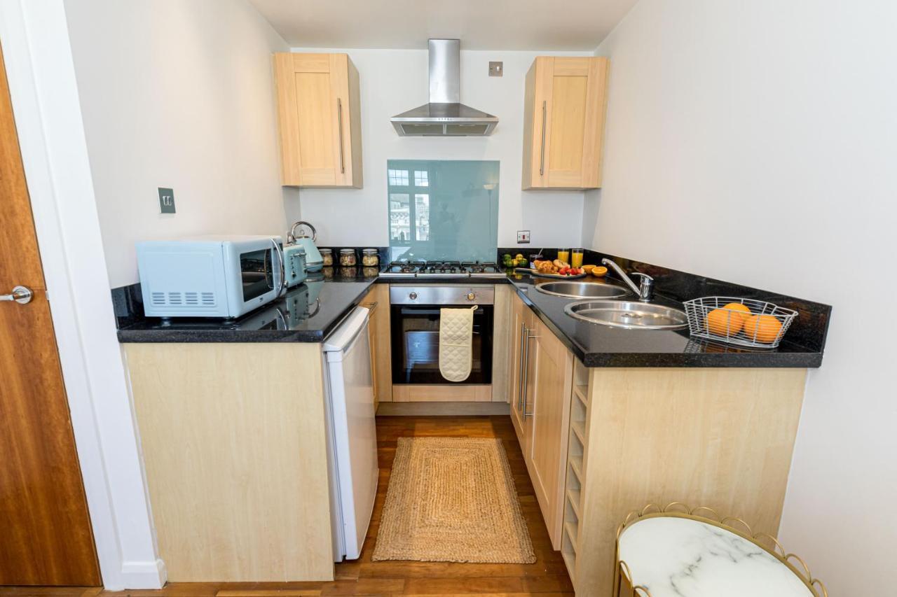 Ocean Breeze - 1 Minute From The Beach - 10 Minute From Bic - Fast Wi-Fi - Smart Tv Bournemouth Dış mekan fotoğraf